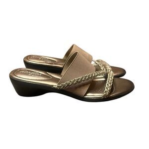 Dexflex by Dexter silver heeled sandals. Size 6.5
